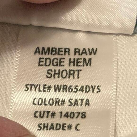 Hudson Amber Raw Edge Hem Shorts Sz 25 Distressed Denim Low Rise Sata Blue USA - Picture 10 of 14